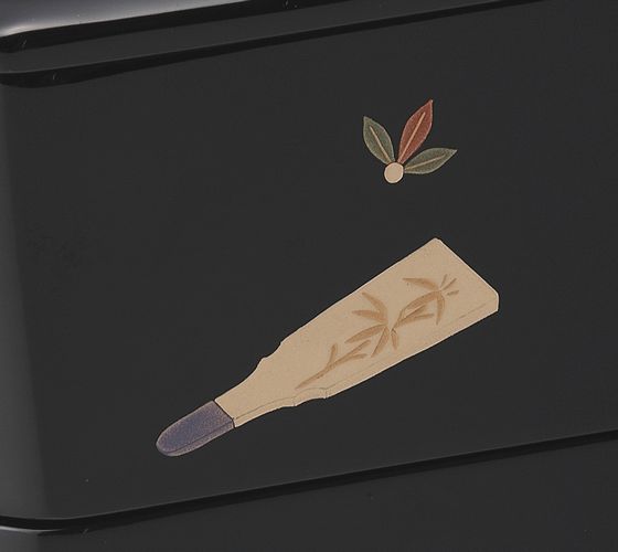 三段重・玩具蒔絵 385,000円（税込） | 輪島塗の塗師屋 輪島漆器